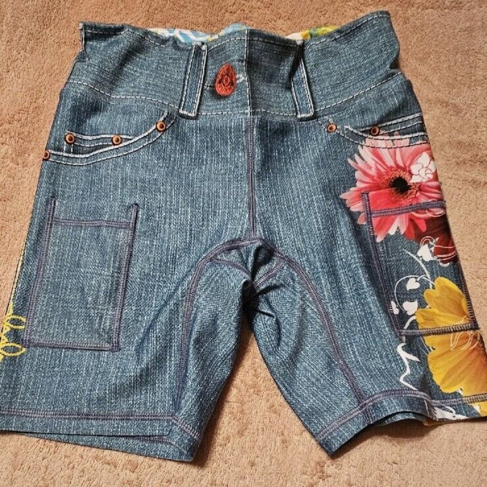 InknBurn Wildflower 6" shorts, size 4